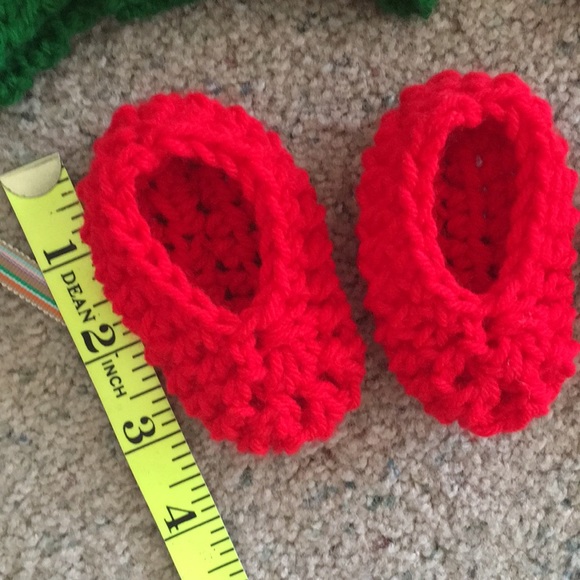 HAND CRAFTED Beanie Tie Slippers Baby or Doll Crochet Size 0 - Picture 7 of 8